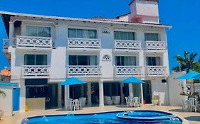 Juan De La Vega 4*