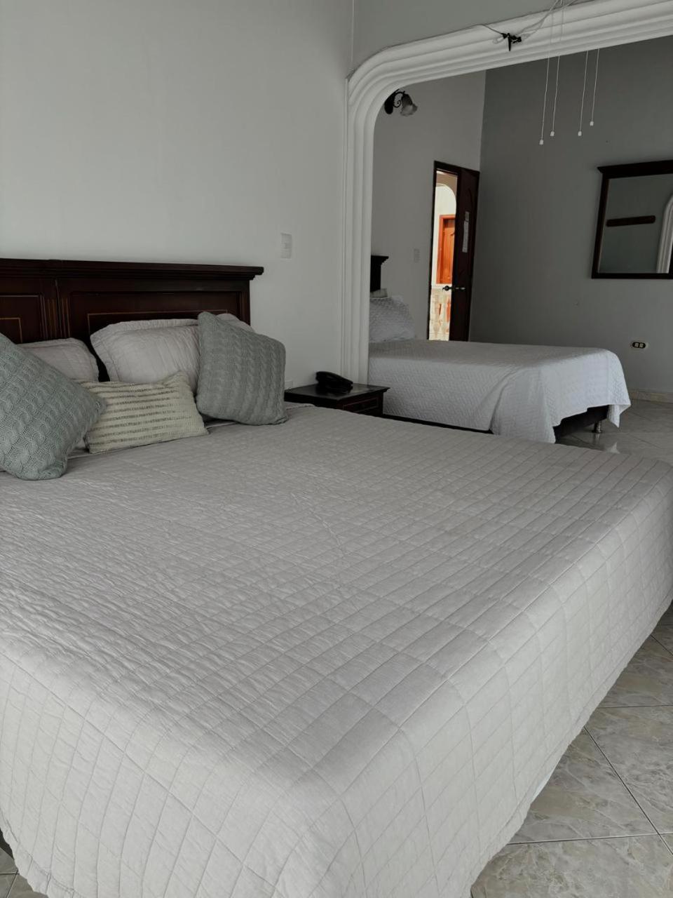 Hotel Juan De La Vega La Vega  Habitación foto